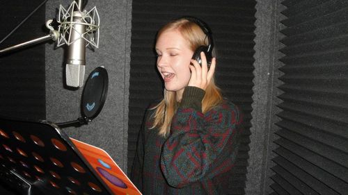 Lee Booker recording voiceover for Snapatoonie (multiple episodes, 2013)