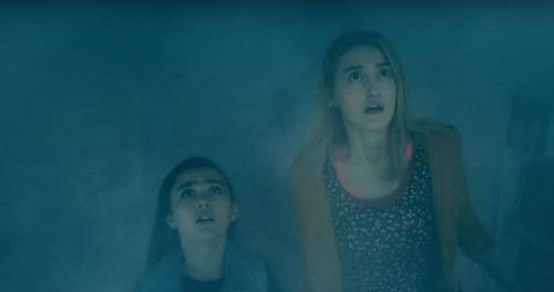 Gus Birney and Lola Flanery in The Mist (2017)