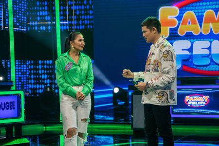 Dingdong Dantes and Jeanette Fernando in Family Feud Philippines (2022)