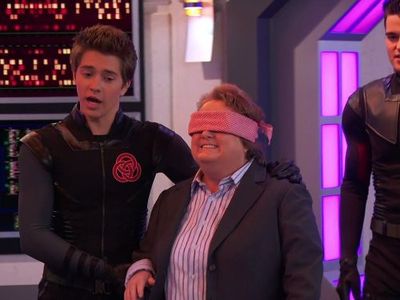 Maile Flanagan and William Brent in Lab Rats (2012)