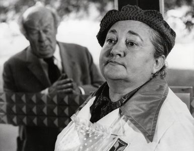 Marie Motlová and Bohus Záhorský in Zena za pultem (1977)