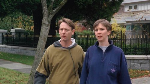 Tina Gilbertson and David Kirby in The X-Files (1993)