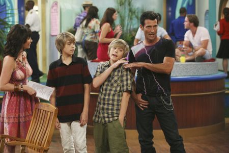 Kim Rhodes, Cole Sprouse, Dylan Sprouse, and Robert Torti in The Suite Life on Deck (2008)