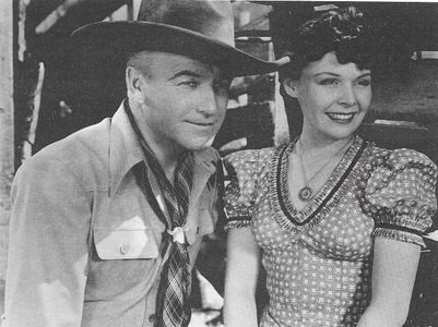 William Boyd and Georgia Ellis in Doomed Caravan (1941)
