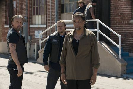 Jimmy Smits, Tommy Flanagan, Charlie Hunnam, Chris Reed, and Rusty Coones in Sons of Anarchy (2008)