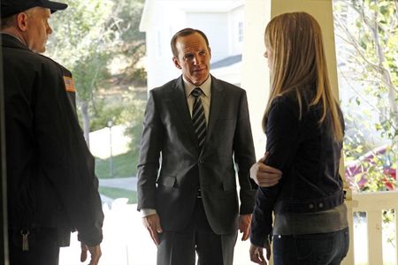 Clark Gregg, Mickey Maxwell, and Laura Seay in Agents of S.H.I.E.L.D. (2013)