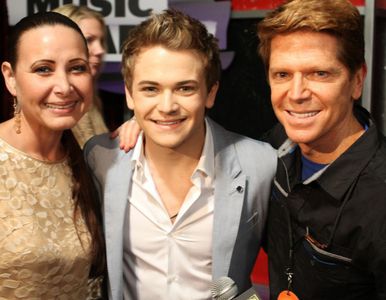 Hunter Hayes (center) with Becca & Chuck