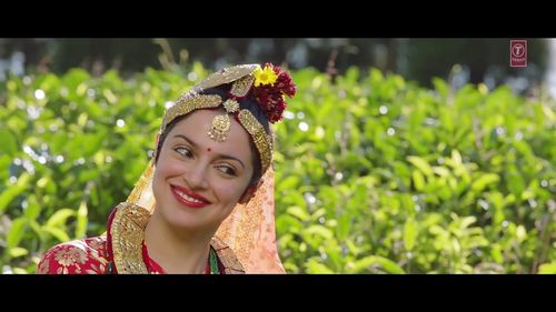 Divya Khosla Kumar in Kabhi Yaadon Mein (2017)