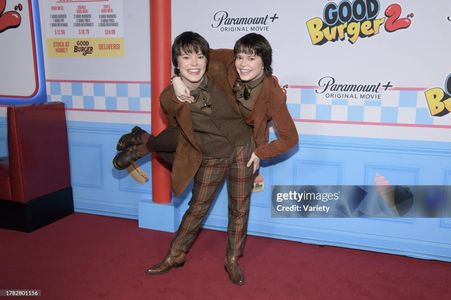 Emily Hinkler and Elizabeth Hinkler at the Good Burger 2 Premiere