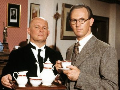 Peter Davison and Brian Glover in Mystery!: Campion (1989)