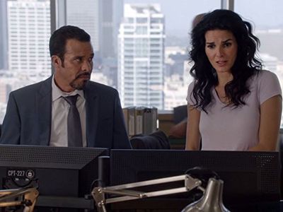 Angie Harmon and Michael Irby in Rizzoli & Isles (2010)