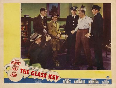 Alan Ladd, William Bendix, Jack Gardner, Chuck Hamilton, Donald MacBride, and Jack Shea in The Glass Key (1942)
