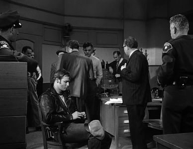 Marlon Brando, John Brown, Jay C. Flippen, and Ray Teal in The Wild One (1953)