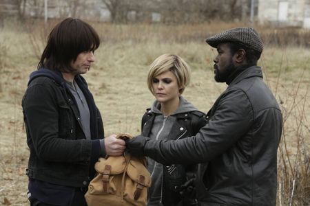 Keri Russell, Matthew Rhys, and Dwayne A. Thomas in The Americans (2013)