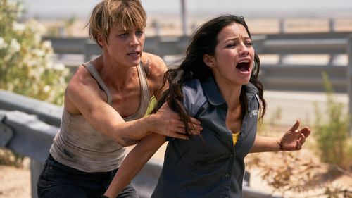 Natalia Reyes and Mackenzie Davis in Terminator: Dark Fate (2019)