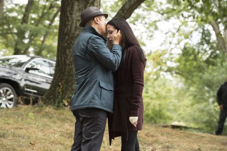 Mary-Louise Parker and James Spader in The Blacklist (2013)
