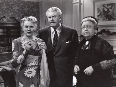 Jane Darwell, Alan Hale, and Minna Gombell in Thieves Fall Out (1941)