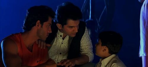 Hrithik Roshan and Rajesh Tandon in Kaho Naa... Pyaar Hai (2000)