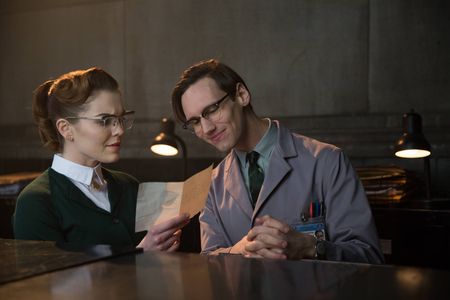 Cory Michael Smith and Chelsea Spack in Gotham (2014)