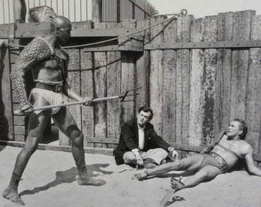 Kirk Douglas, Stanley Kubrick, and Woody Strode in Spartacus (1960)
