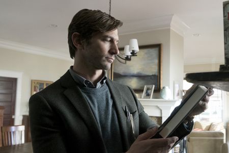 Michiel Huisman in The Haunting of Hill House (2018)