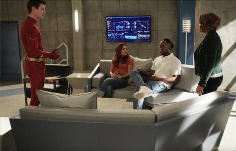 Jessica Parker Kennedy, Grant Gustin, Kayla Compton, and Brandon McKnight in The Flash (2014)