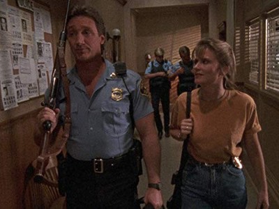 Alan Autry and Laura Johnson in In the Heat of the Night (1988)