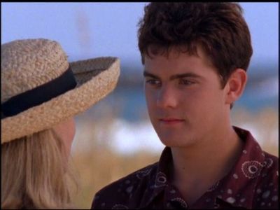 Joshua Jackson and Leann Hunley in Dawson's Creek (1998)