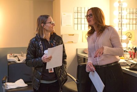 Jodie Foster and Julia Roberts in Money Monster (2016)