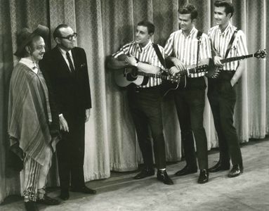 Mel Blanc, Jack Benny, John Stewart, The Kingston Trio, Bob Shane, and Nick Reynolds in The Jack Benny Program (1950)