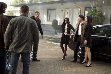 Jensen Ackles, Misha Collins, Danielle Kremeniuk, Jared Padalecki, Tahmoh Penikett, and Priya Rajaratnam in Supernatural