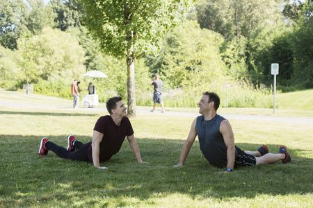 Paul Adelstein and Patrick Heusinger in Girlfriends' Guide to Divorce (2014)