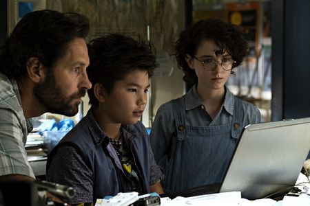 Paul Rudd, Logan Kim, and Mckenna Grace in Ghostbusters: Afterlife (2021)