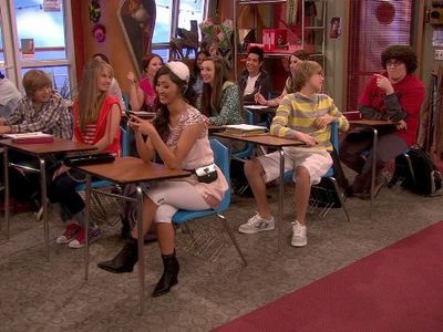 Brenda Song, Cole Sprouse, Dylan Sprouse, Matthew Nogues, Debby Ryan, and Rachael Kathryn Bell in The Suite Life on Deck