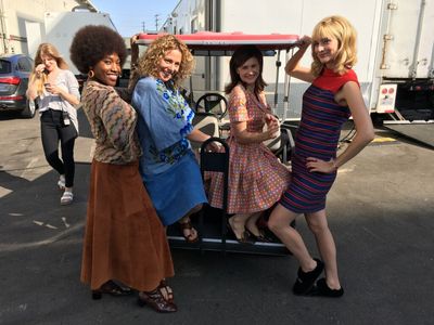 Caitlin Fitzgerald, Brienne, Toni Christopher and Mildred Marie Langford on set for Season 4 of MASTERS OF SEX.