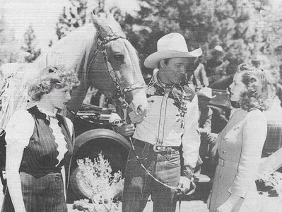 Roy Rogers, Ann Gillis, Ruth Terry, and Trigger in Man from Music Mountain (1943)