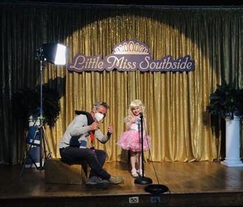 Paris Newton as Franny Gallagher in Little Miss Southside beauty pageant in Shameless episode 1104