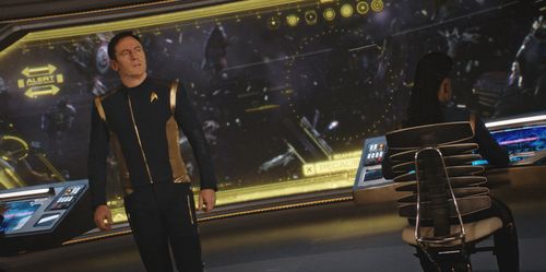 Jason Isaacs and Oyin Oladejo in Star Trek: Discovery (2017)