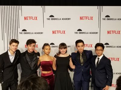 Cameron Brodeur with some other younger cast at the Première for the Umbrella Academy February 14, 2019