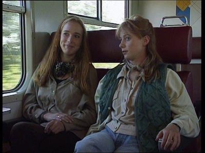 Bianca Krijgsman and Rixt Leddy in We zijn weer thuis (1989)