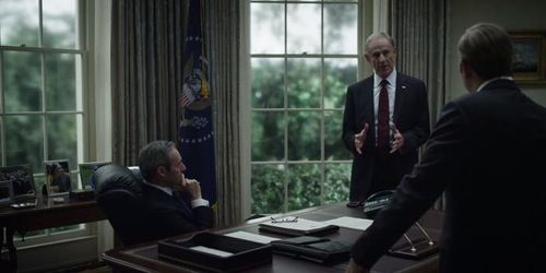 Michel Gill and Dan Ziskie in House of Cards (2013)