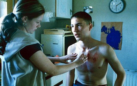 Martin Compston and Annmarie Fulton in Sweet Sixteen (2002)