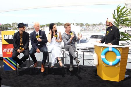 Kevin Smith, Aidan Gillen, Neal McDonough, Laura Mennell, and Michael Malarkey at an event for IMDb at San Diego Comic-C