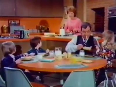 Marion Ross, Tom Bosley, Kim Durso, Robbie Rist, and Brad Savage in Let's Call It Quits (1974)