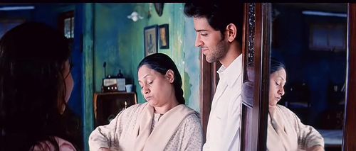 Hrithik Roshan, Karisma Kapoor, and Jaya Bachchan in Fiza (2000)