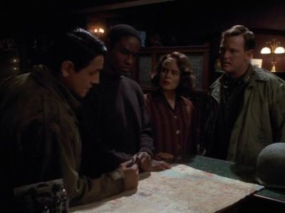 Robert Beltran, Robert Duncan McNeill, Roxann Dawson, and Tim Russ in Star Trek: Voyager (1995)