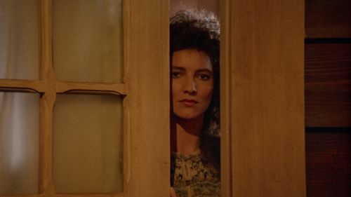 Madolyn Smith Osborne in The Caller (1987)