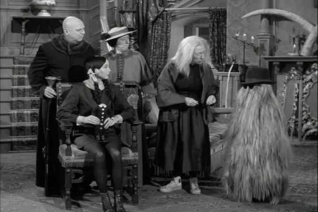 Jackie Coogan, Margaret Hamilton, Marie Blake, Carolyn Jones, and Felix Silla in The Addams Family (1964)