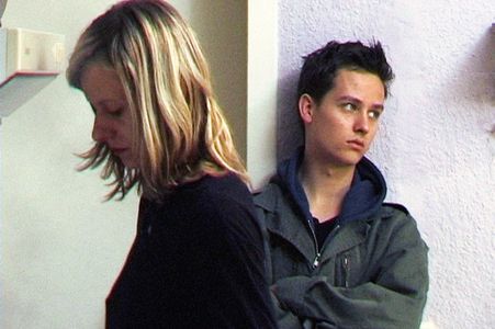 Tom Schilling and Nomena Struss in Egoshooter (2004)