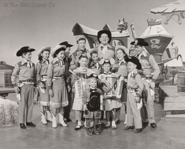 Annette Funicello, Bobby Burgess, Jimmie Dodd, Doreen Tracey, and Roy Williams in The Mickey Mouse Club (1955)